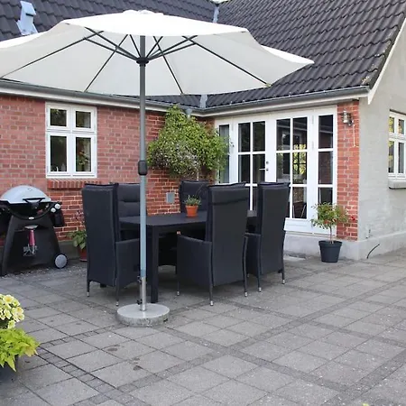 Wonderful House & Garden Villa
